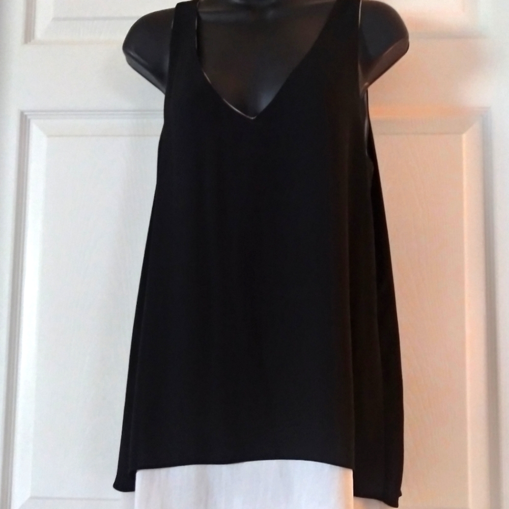 Karen Kane Black & Tan Sleeveless Blouse Lightweight Size M Like New